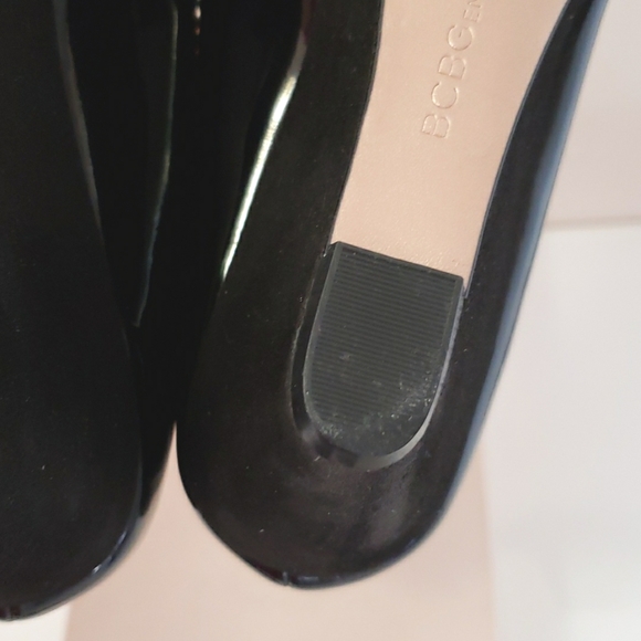 BCBGeneration Vegan Leather & Suede Wedge Peep Toe Heels GUC 8.5 - Picture 11 of 13